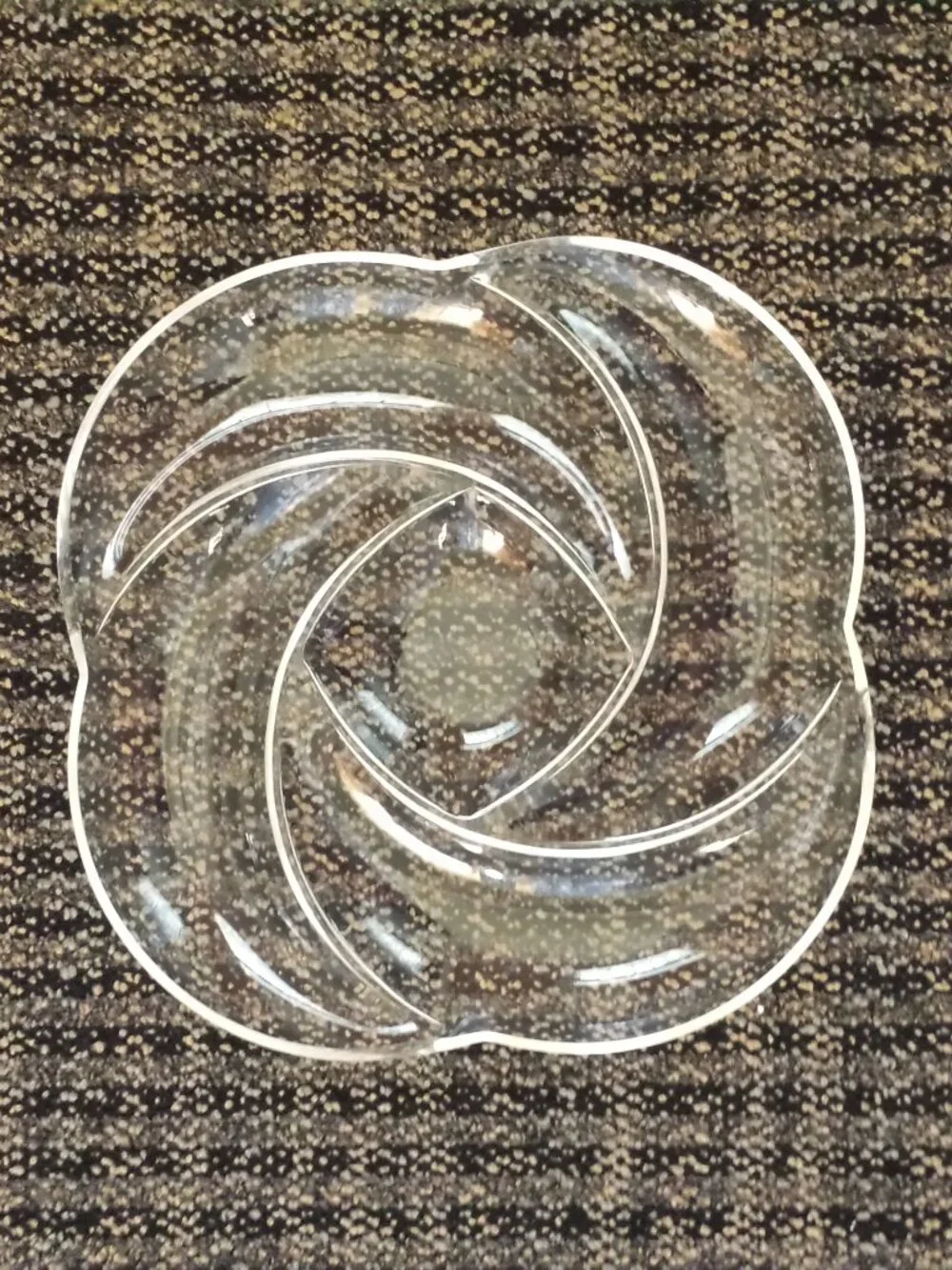 Plastic Spiral Serving Dish